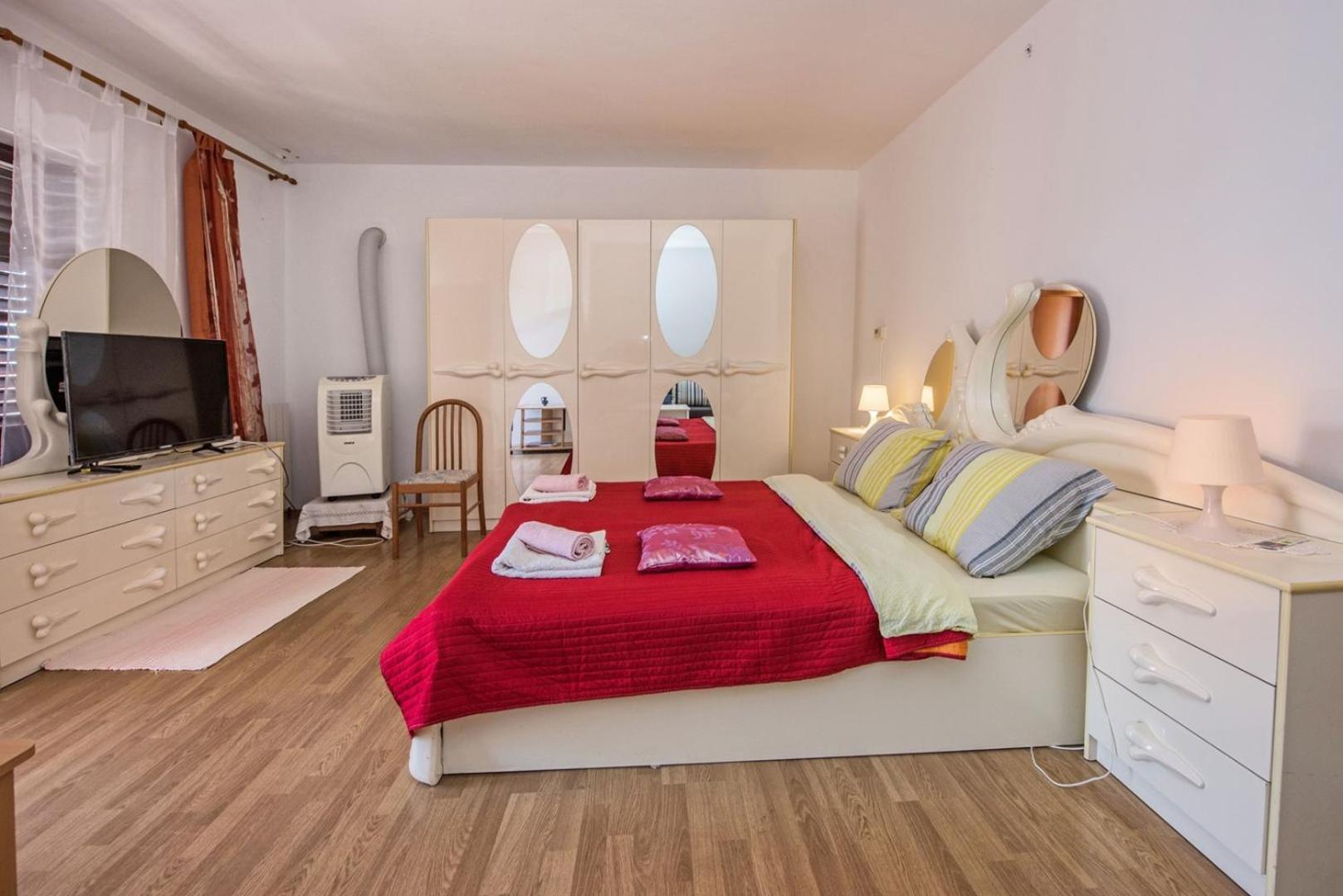 Two Bed Rooms Fortuna Near The Beach 波雷奇 外观 照片
